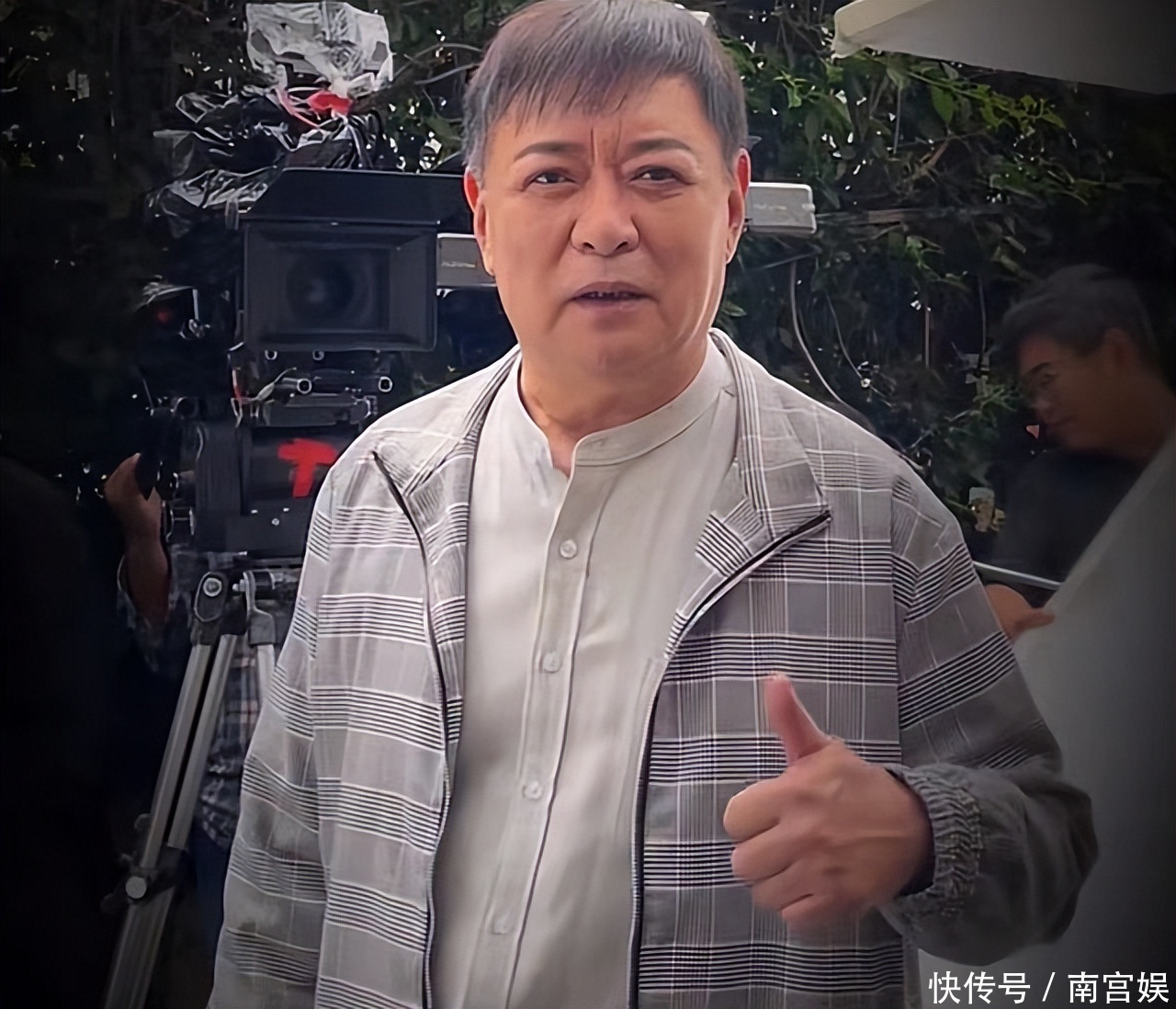 64岁迟志强现状曝,回东北老家坐电动车出行,身形严重发福 - 360娱乐,你开心就好