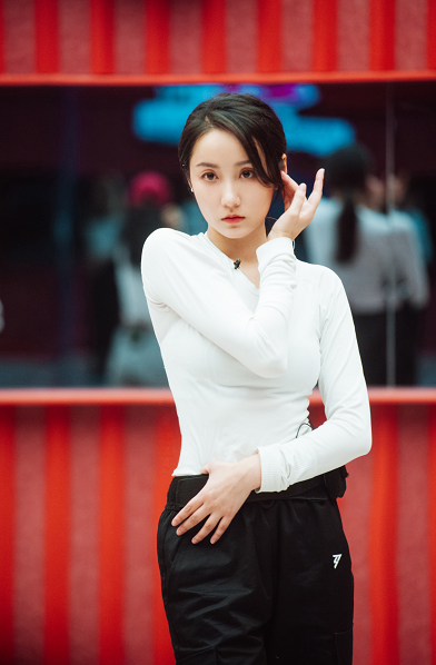 吕一:参加这个节目特别感谢网友,然后因为他们给我推荐到了这个节目里