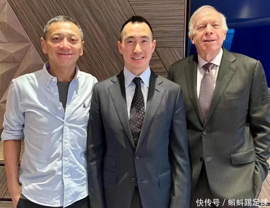 赌王儿子何猷龙近照曝光，西装革履好儒雅，杨其龙头发花白显疲态 - 360娱乐，你开心就好