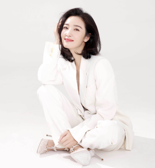 《温州三家人》今日开播 王妍苏气场全开挑战职场精英