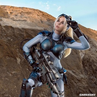 COSPLAY图赏：俄妹COS《星际争霸》诺娃 战衣下的幽灵特工