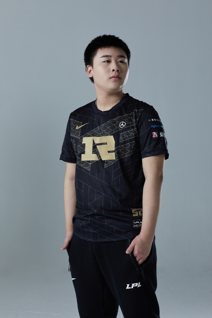 2021lpl春季赛rng战队定妆照part2 《虎哥告诉你什么叫做真男人》