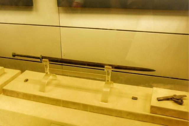 首页 产品 化工设备 输送设备     战国时期,到处是战乱,"剑"是战场上