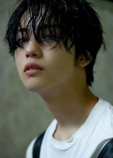 知道性别后网民依然大赞「桥本环奈等级的可爱」,「比女生还美」,「不