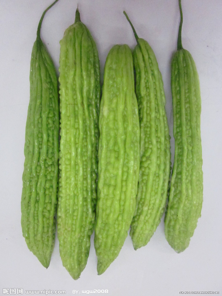 【 英文解释】[植] balsam pear;momordica charantia;bitter gour