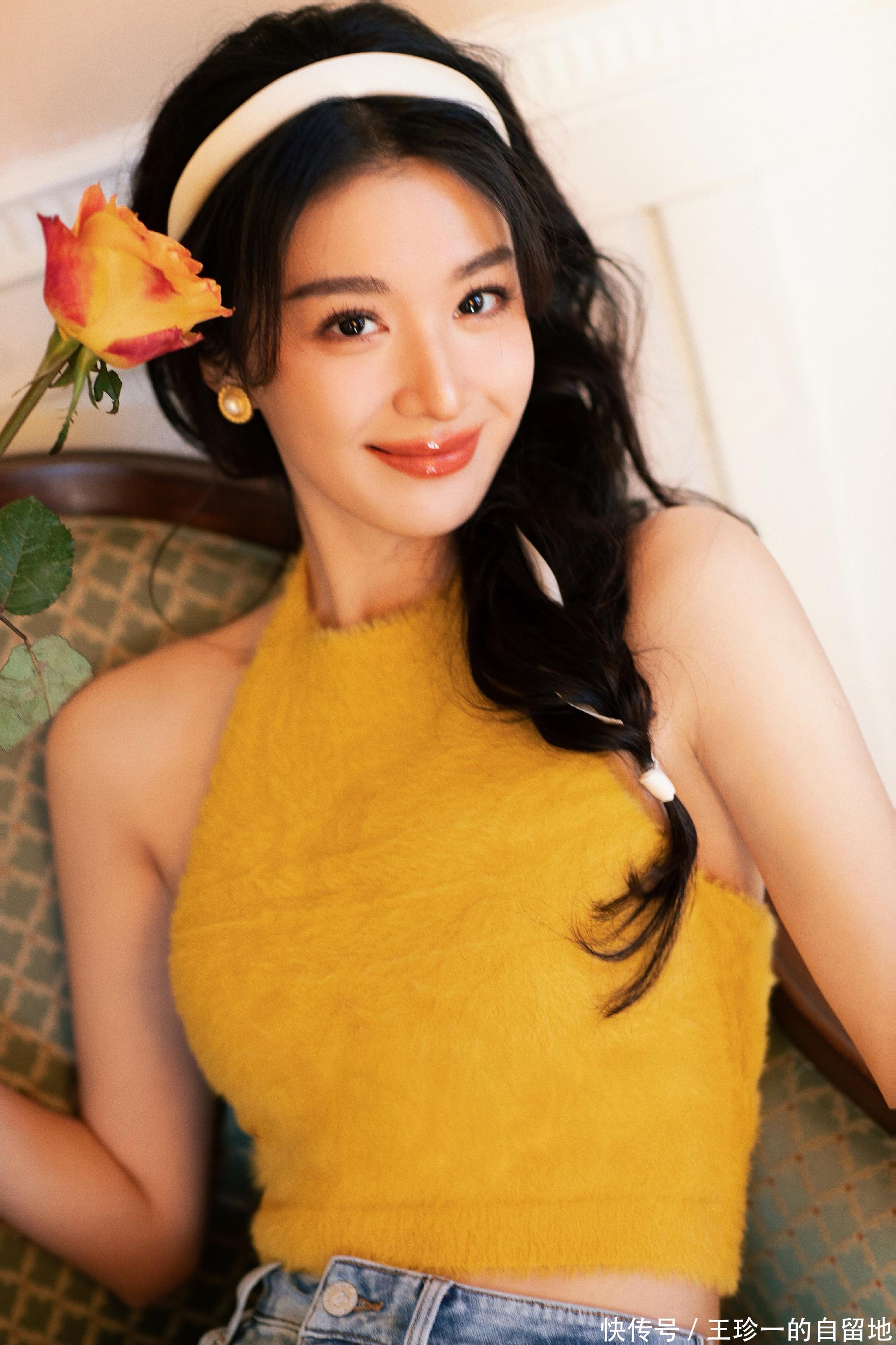 曝杨洋和王楚然在海边激吻，多条恋爱痕迹被扒，两人关系引热议 - 360娱乐，你开心就好