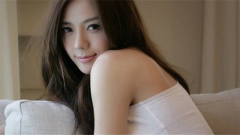 性感可爱美女脱衣舞 酥胸半裸 风情万种