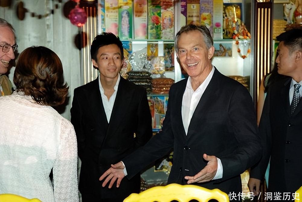 汪小菲母亲张兰:31岁出国打拼,为弟弟圆梦,65岁为儿孙卖酸辣粉 - 360娱乐,你开心就好