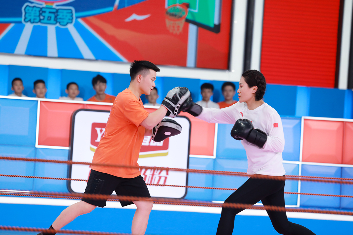 运动不一样5擂坛三冠王窦丹重拳出击s级突围赛火药味十足