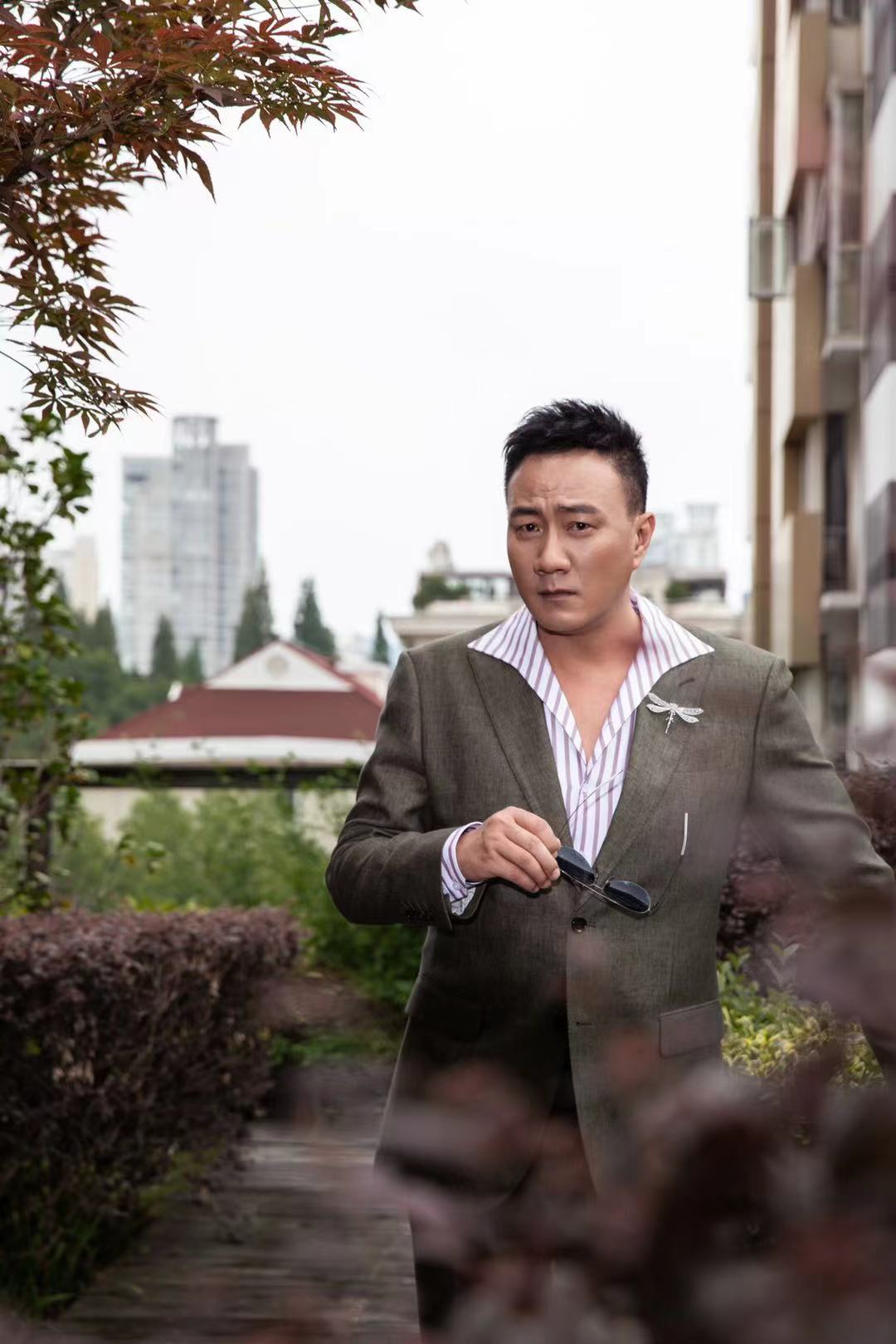 胡军携三部影片亮相上海电影节 元气满满吸睛红毯 - 360娱乐，你开心就好