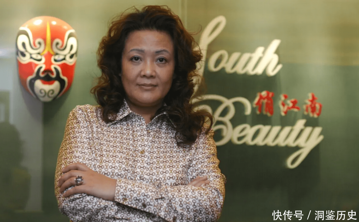 汪小菲母亲张兰：31岁出国打拼，为弟弟圆梦，65岁为儿孙卖酸辣粉 - 360娱乐，你开心就好