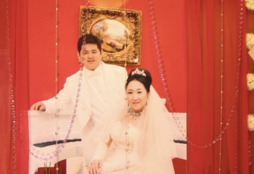 赵本山女儿赵玉芳:倒贴300万下嫁穷小伙,结婚15年后丈夫宠成宝