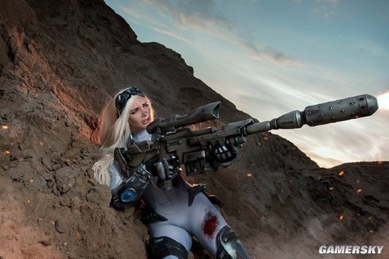 COSPLAY图赏：俄妹COS《星际争霸》诺娃 战衣下的幽灵特工