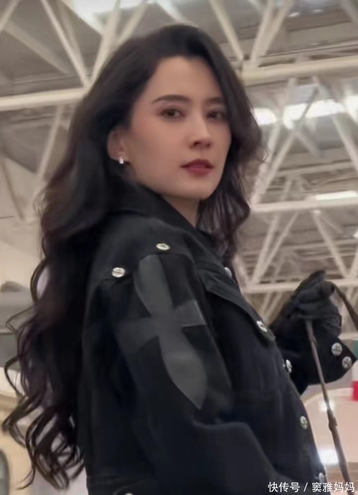 90后美女“李巧”走红，眼神坚毅气场十足，“真实身份”不一般 - 360娱乐，你开心就好