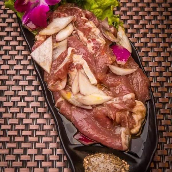 沈阳胡同夜夜爆满的烤肉神店