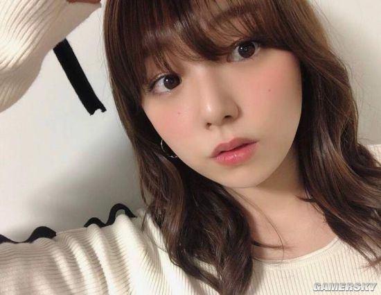 篠崎爱再登杂志封面写真回顾童颜美体特辑