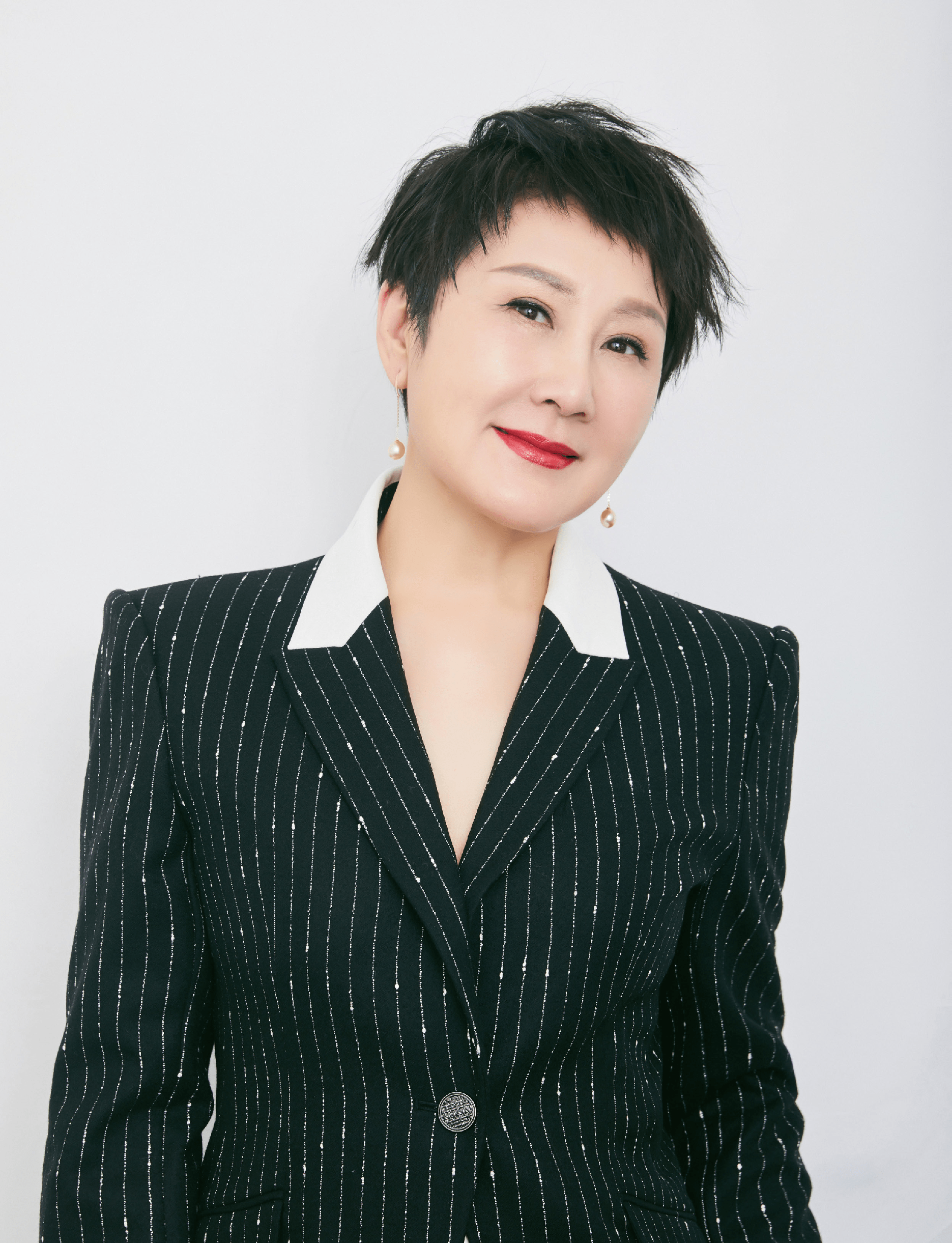 时代面孔专访|文艺事业四面开花,张凯丽这无以复制的30年 - 360娱乐,你开心就好