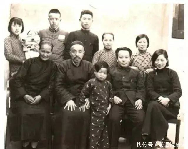 40年代，王明的一张罕见全家福，妻子高颜值，可惜将自己逼上绝路 - 360娱乐，你开心就好