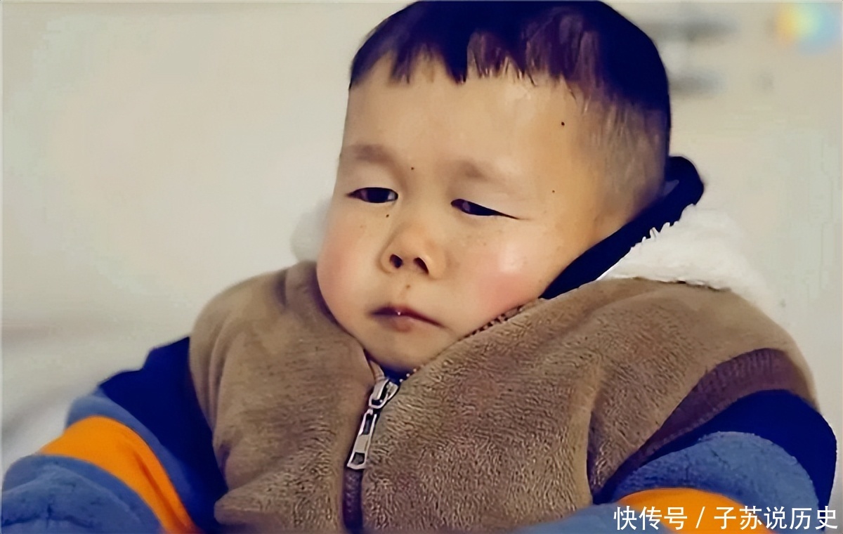 纪实：第一袖珍人吴康：年龄34岁，面貌停在1岁，如何养活自己？ - 360娱乐，你开心就好