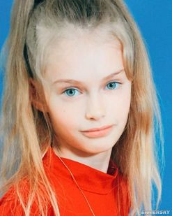 比基尼包不住的北半球每个姿势让人心痒的俄罗斯女模