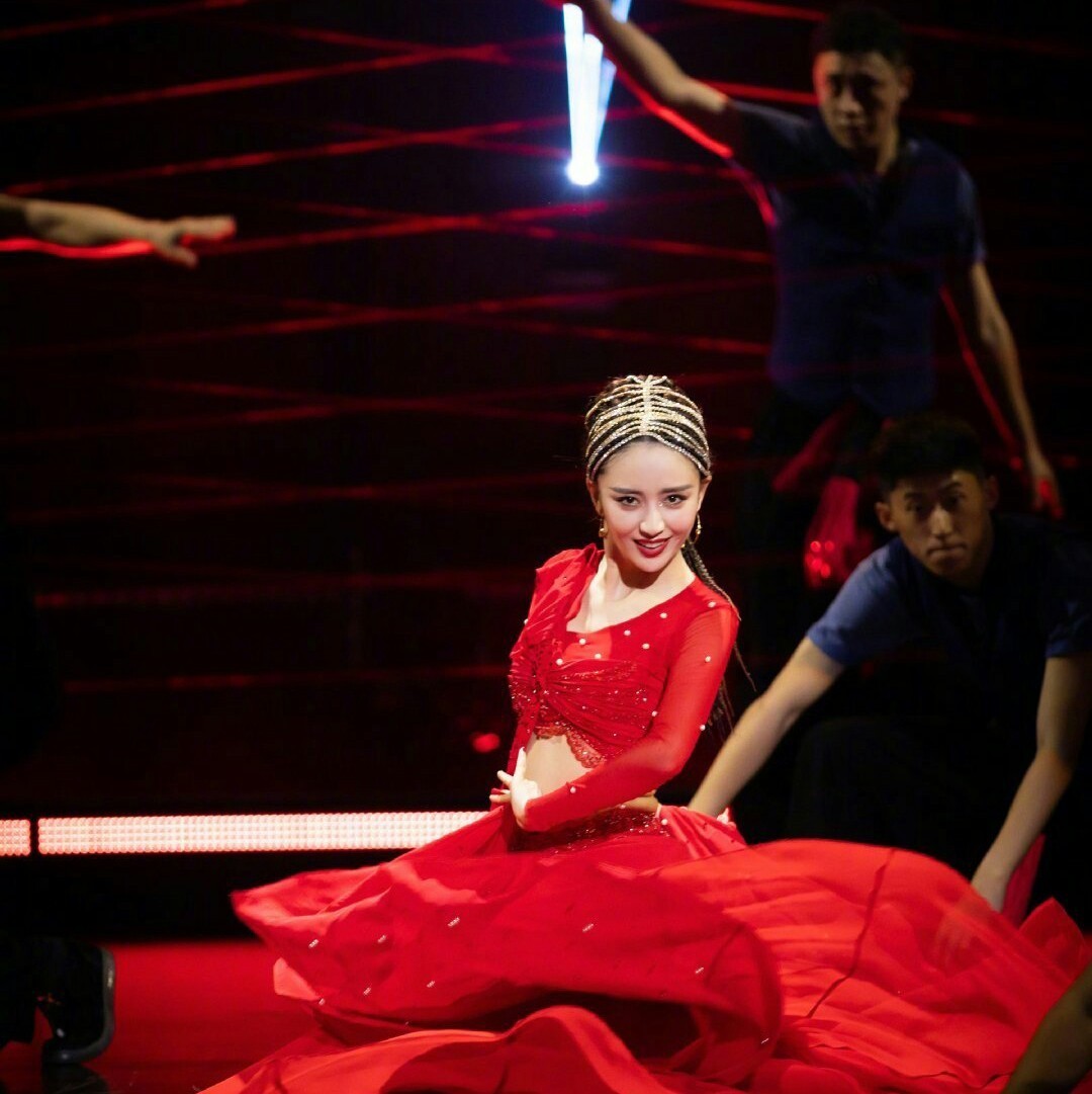 罗一舟,孟美岐,吉娜,佟丽娅 齐聚一堂 2021年最美综艺《舞蹈生》场景