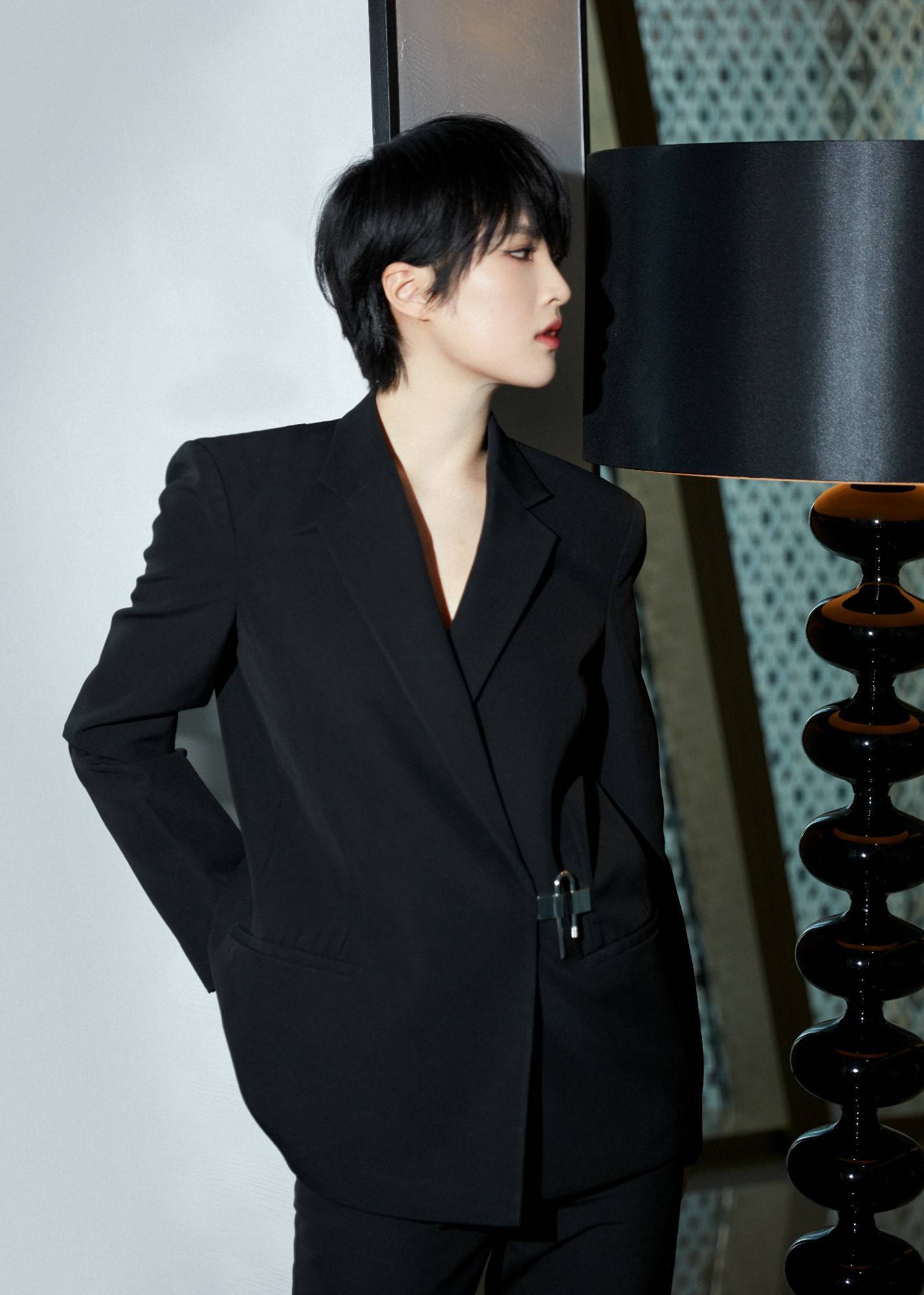 13姚安娜出席新浪时尚风格奖 上演酷飒西装17