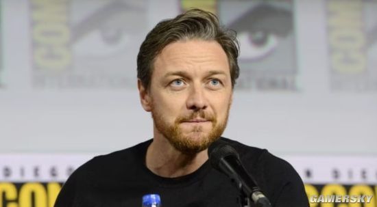 青年x教授詹姆斯麦卡沃伊称曾沉迷上古卷轴4为不影响工作选择烧掉光盘