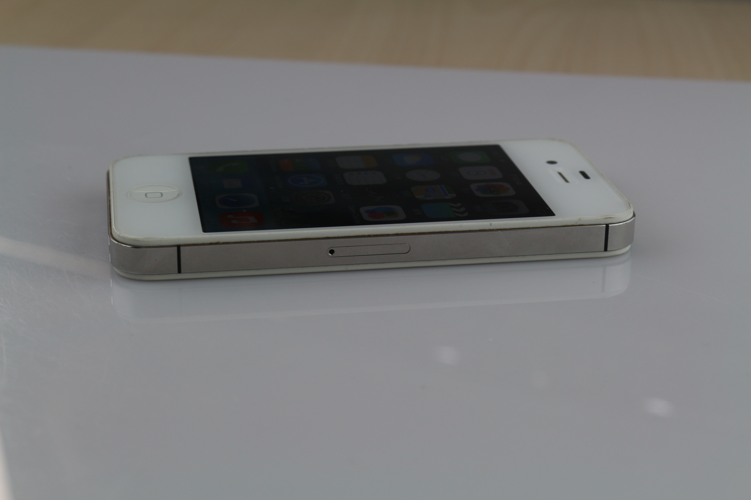 苹果【iphone 4s】 电信 3g/2g 白色 16 g 国行85新 所见即所得