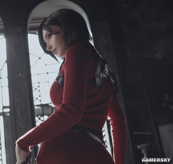 cosplay图赏:俄妹cos《进击的巨人》三笠 内衣版秀出好身材-360游戏