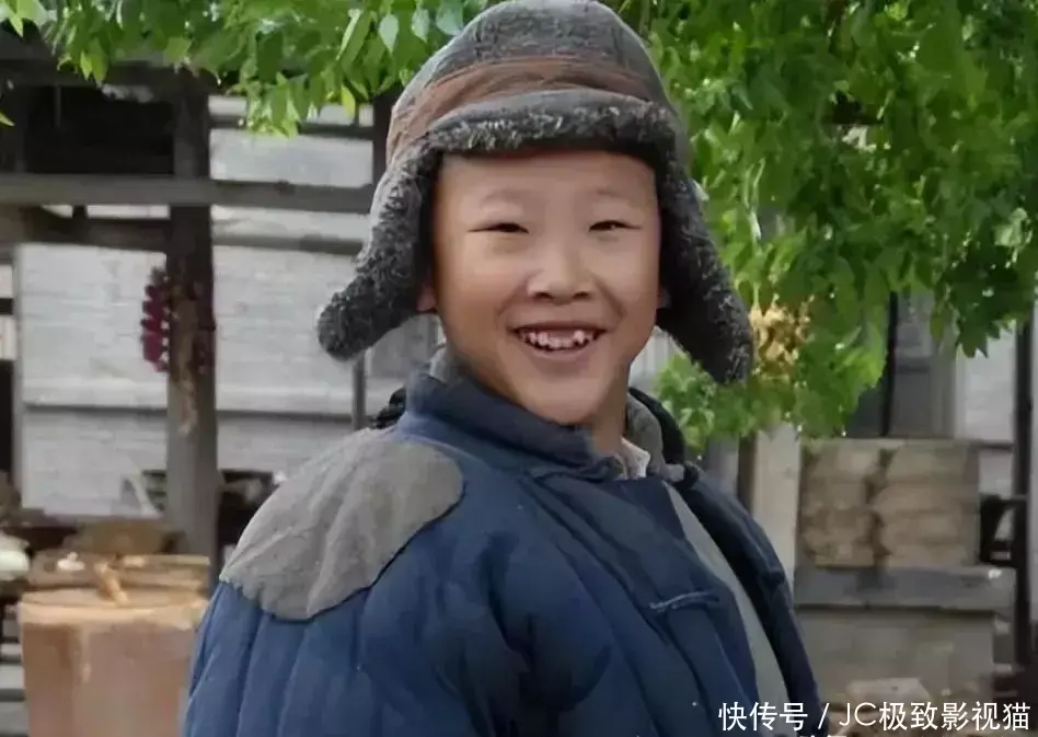 演员侯祥：9岁停止发育，出道18年只能演小孩，和妻子同框像母子 - 360娱乐，你开心就好