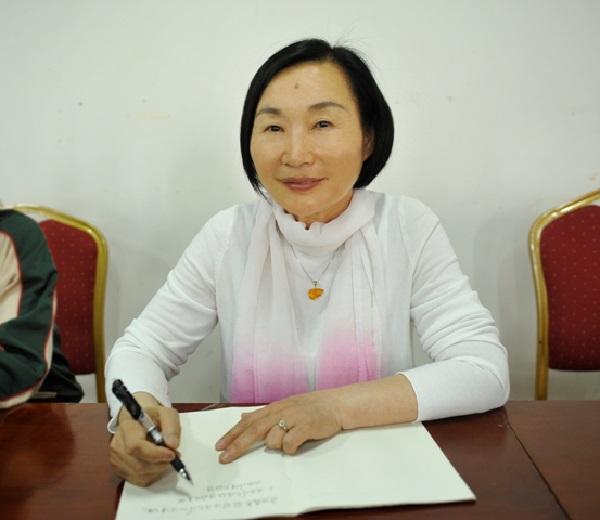 忘不了服饰公司董事长罗美元写下读书寄语