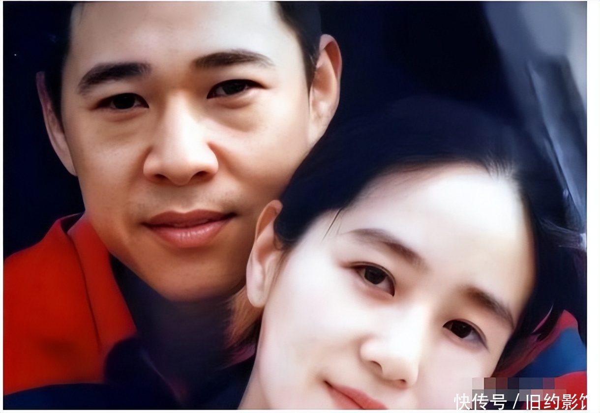 “硬汉”张丰毅,二婚娶小12岁霍凡,28年宠妻如宝,两人至今无子 - 360娱乐,你开心就好