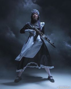 cosplay图赏:俄妹cos《黑礁》战斗女仆 持枪御姐战斗力爆表-360游戏
