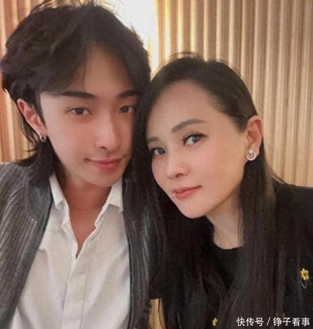 恩利520表白，和爸爸庾澄庆合照搞笑，和妈妈伊能静大片既视感 - 360娱乐，你开心就好