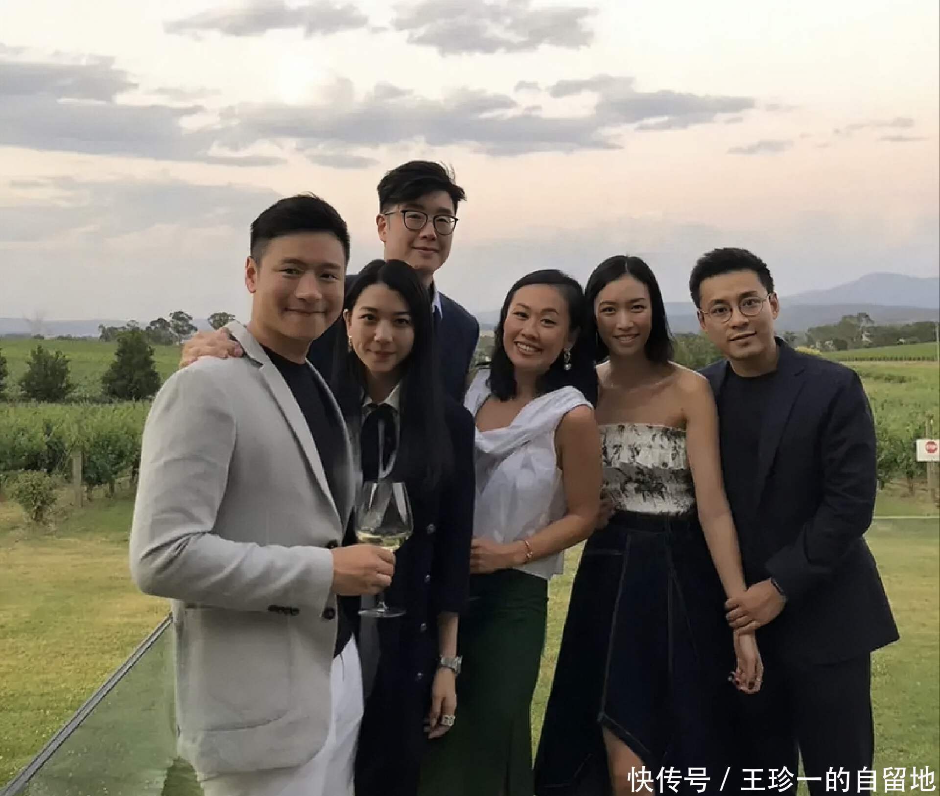 36岁霍启仁求婚成功,霍启刚郭晶晶乐开花,女网友:霍启山留给我 - 360娱乐,你开心就好
