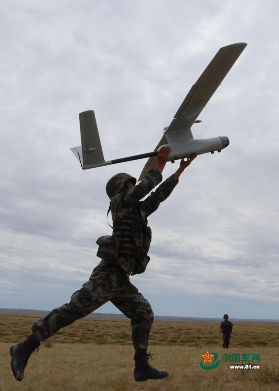 中国步兵长了全新"天眼",不分昼夜擒获几十公里内目标-北京时间