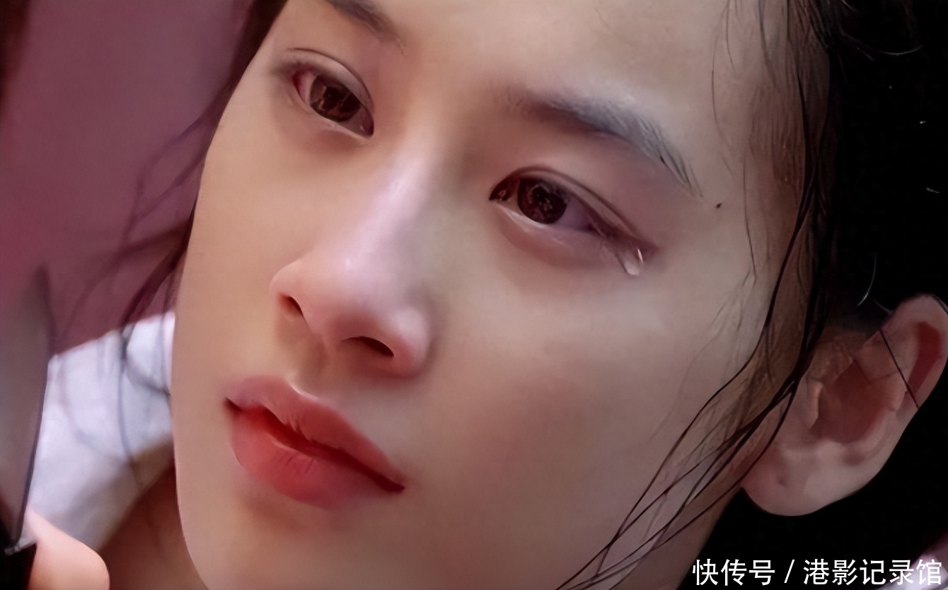 斗鸡眼,斜视眼,双目无神,这9位女星看似很美,实际越看越怪