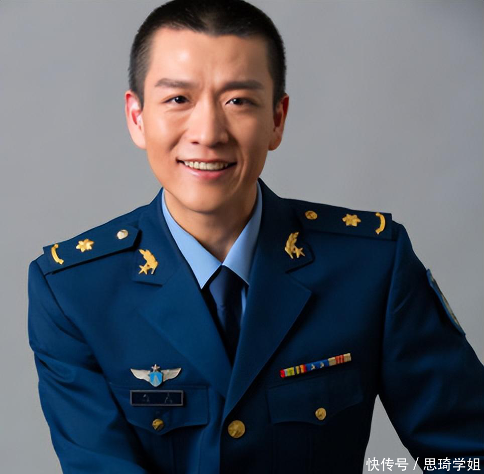 《狂飙》“第一狠人”老默，演员真实身份被扒出，毕业名校当过兵 - 360娱乐，你开心就好