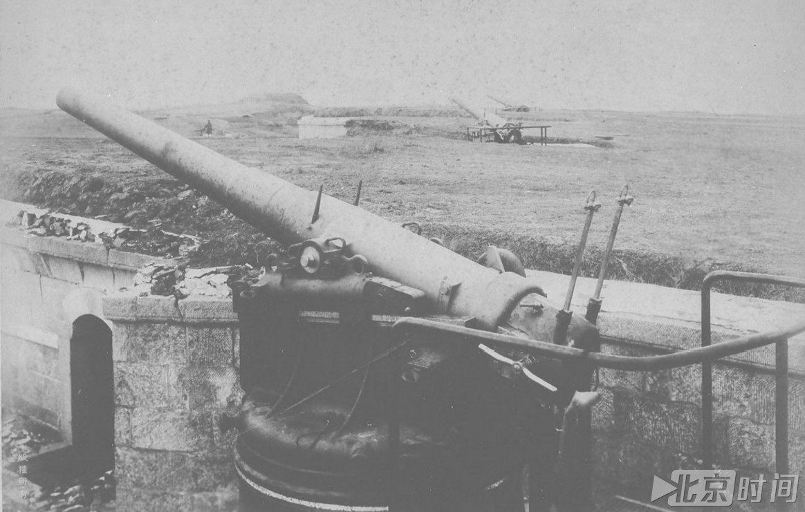 这是鹿角嘴炮台被从中间打折的火炮.