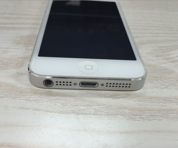 苹果【iphone 5】白色 16 g 国行 a1429 八五成新 真机实拍