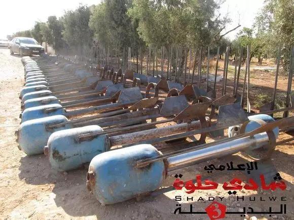 被叙利亚政府军缴获的"飞雷"和煤气罐炸弹