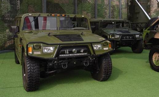 猛士轻型装甲车18辆 9,武警装甲车方队