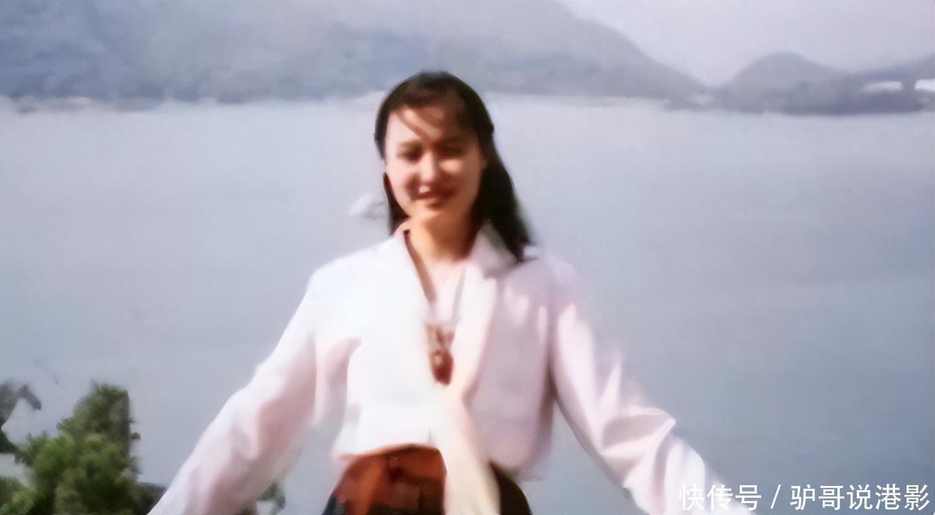 央视“最牛”主持：21岁进央视，29年零绯闻，丈夫身份至今成谜 - 360娱乐，你开心就好
