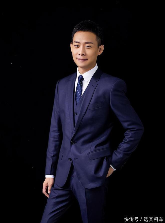 张译带父母回老家探亲，一家人衣着朴素尽显低调，张译神似父亲 - 360娱乐，你开心就好