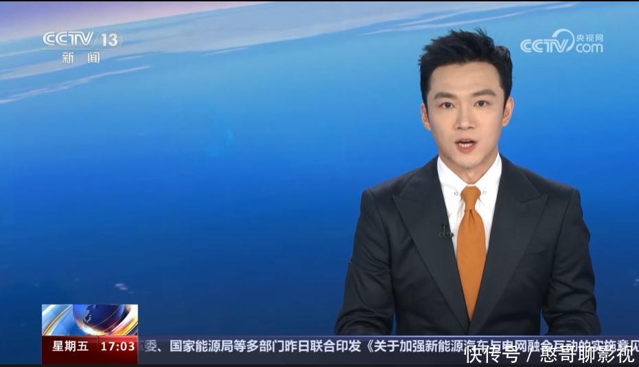 张韬：领带打得很牢靠，首次把2个“珍珠卡针”别在白衬衣领子上 - 360娱乐，你开心就好