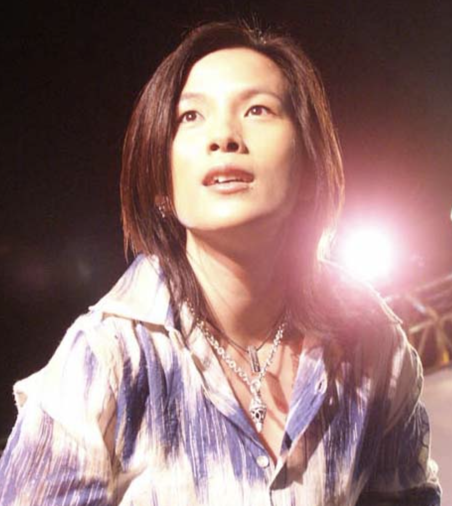 男女通吃一张满脸胡茬的照片彻底撕下了潘美辰的遮羞布