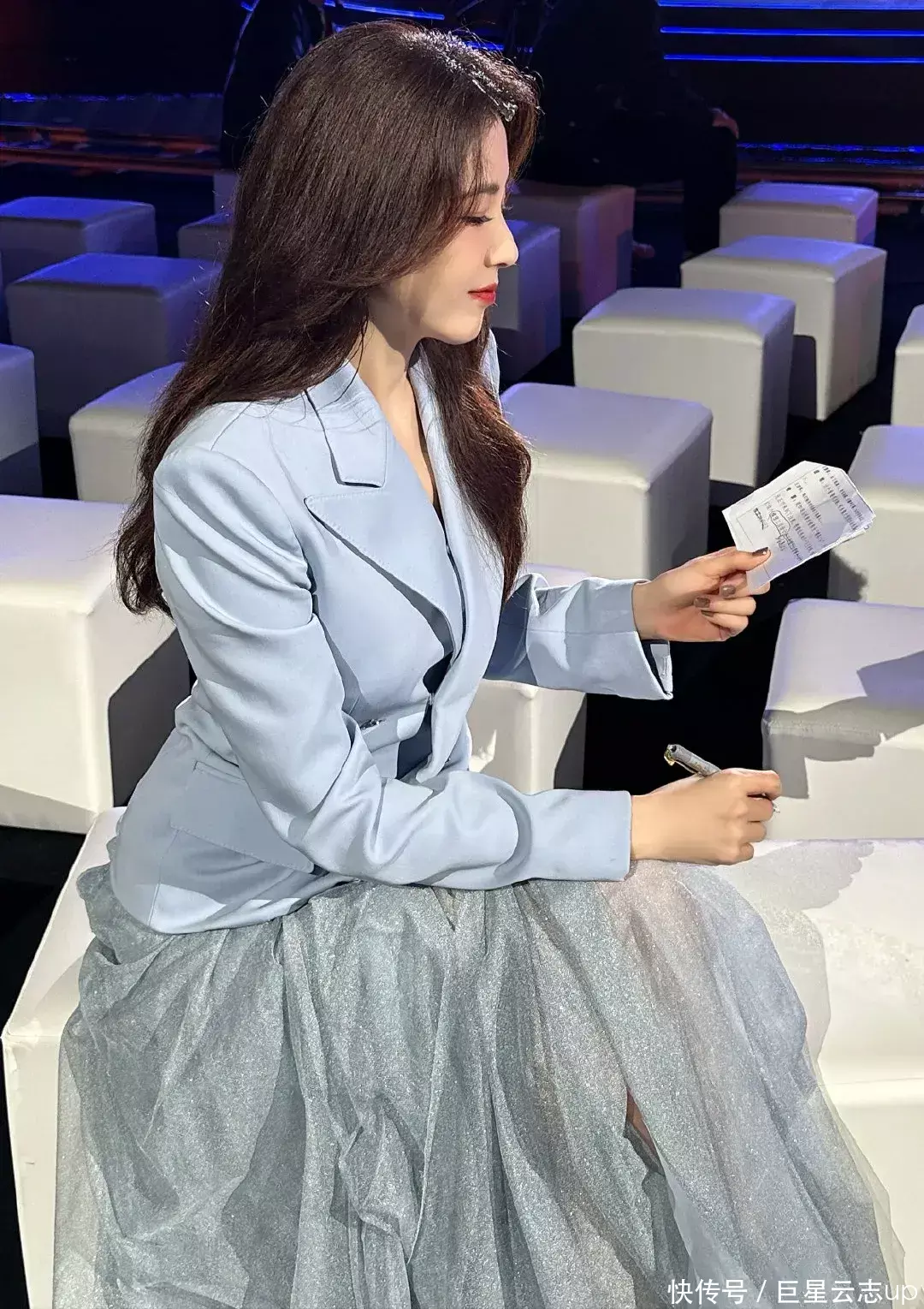 央视2024跨年晚会，嘉宾阵容令人期待，主持人更让人惊喜！ - 360娱乐，你开心就好