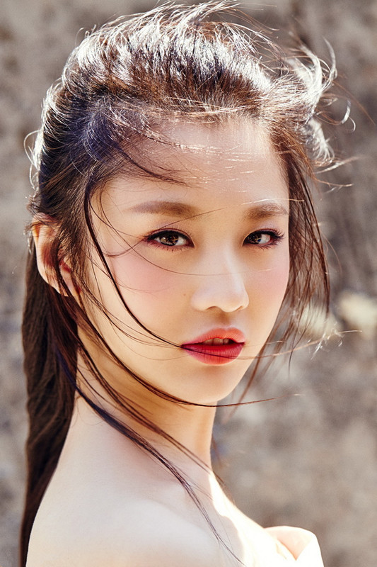 一出道就让陈道明呛声巩俐的她,却被观众疑演技面瘫