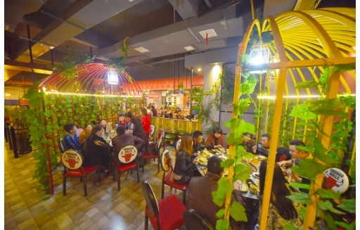 绸都潮牛道连锁:客人如潮 直营连锁全国开花