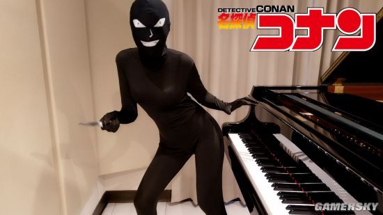 美女coser钢琴独奏整活cos柯南小黑吓坏网友